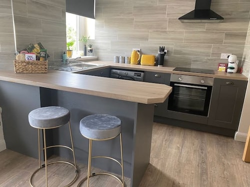 Sleeps 6 Lovely Apartment Near City Centre