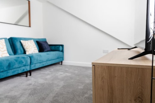 Beautiful 2 Bed Apartment Near City Centre