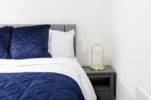 Beautiful 2 Bed Apartment Near City Centre