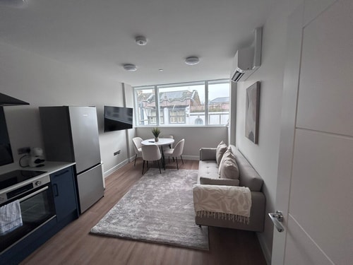 Castle View Apartments | 1BR | Sleeps 4