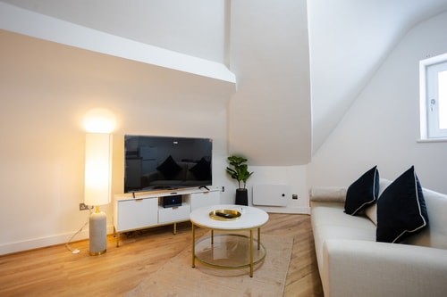 Modern 1-BR Apartment near Cardiff City Centre