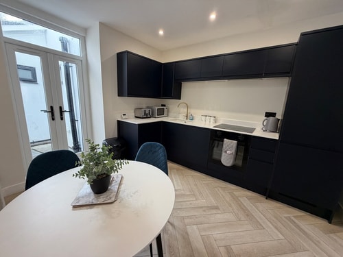 The Townhouse Collection 2BR Close To City Centre