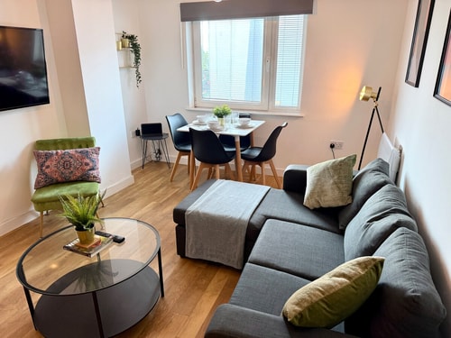 Charming 1BR Apartment In Heart of Cardiff Bay