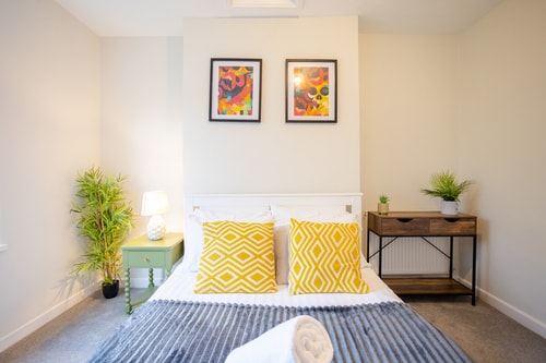 Modern 2 BR Apt with Free parking in Cardiff