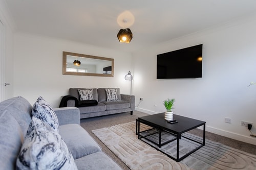 Pet-Friendly 3 Bed Garden House Free Parking Cardiff
