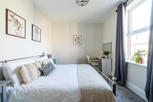 N- HG - Flat 2 - Rowan - Sleeps 4