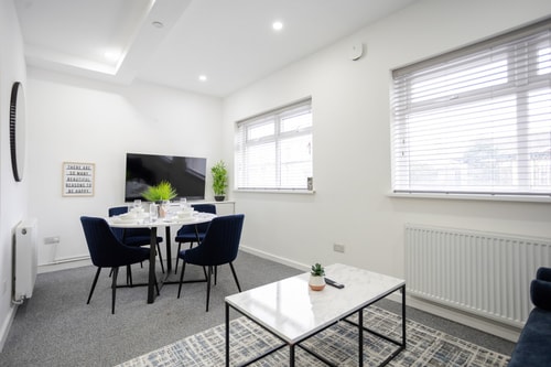 Cornwall St - F1 - Sleeps 4
