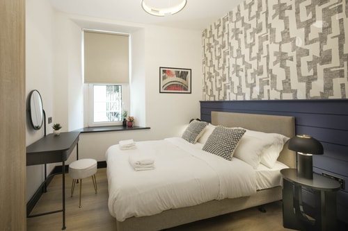Z13 - Sixty Apt 15 - 2 Beds