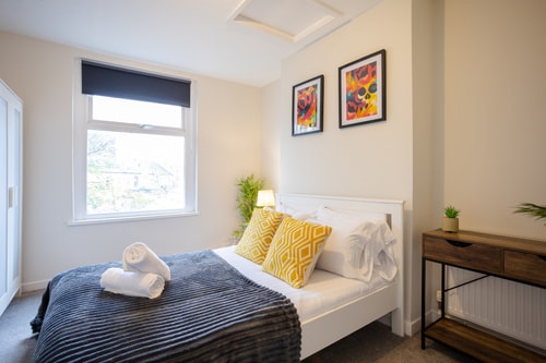 Flat 2, 102 Llandaff road