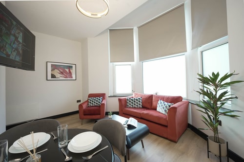 Z13 - Sixty Apt 15 - 2 Beds