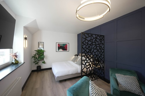 Z - Sixty Apt 5 - 1 Bed - Main