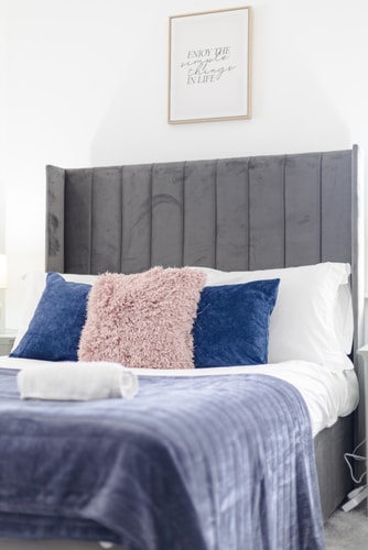 Cornwall St - F2 - Sleeps 7