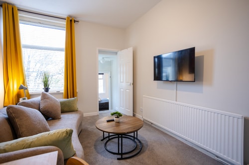 Flat 2, 102 Llandaff road
