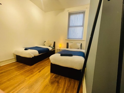 Y - 28 Penarth Road Flat A - 2bed Sleep 5