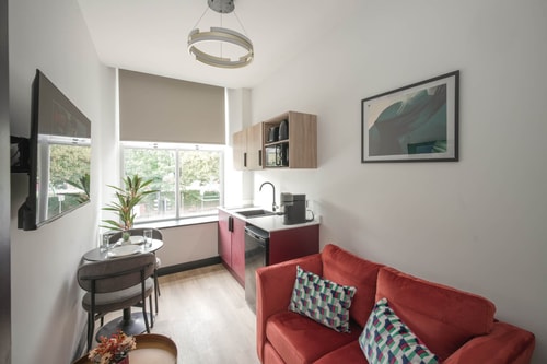 Z - Sixty Apt 5 - 1 Bed - Main