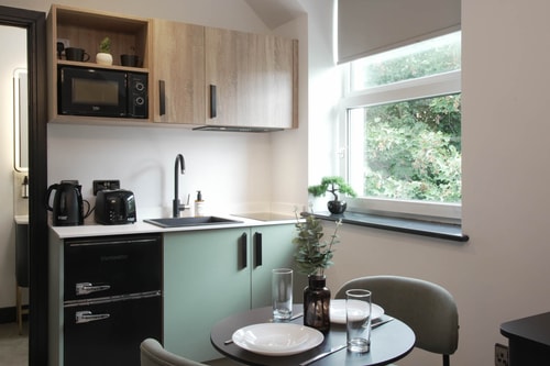 Z - Sixty Apt 5 - 1 Bed - Main