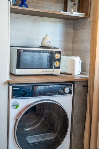Big 2 Bedrooms Apartment / super cozy 8 Host2u