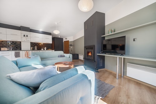 Designer 2 Bedroom Ap/ Fireplace / Free parking 35 Host2u