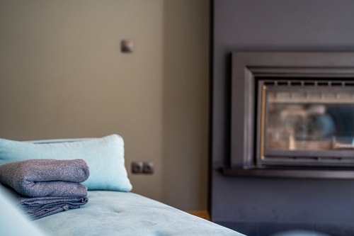 Designer 2 Bedroom Ap/ Fireplace / Free parking 23 Host2u