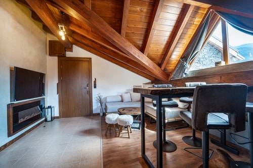 Chalet 2 Bedrooms Luxury/ Fireplace/ Free Parking 43 Host2u
