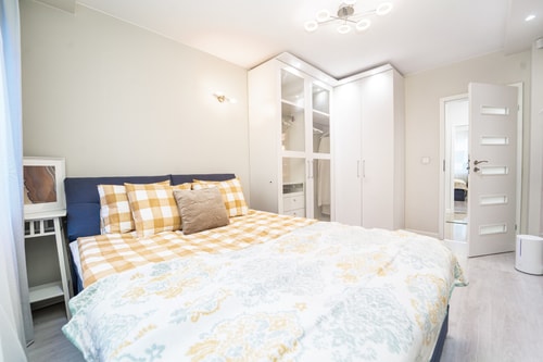 Host2U Luxury /Private Parking /Next to Metro 4 Host2u