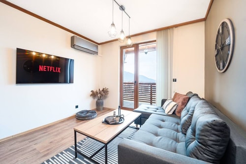 Host2U Cozy Ap. Best View