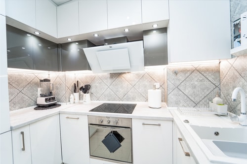 Host2U Luxury /Private Parking /Next to Metro 2 Host2u