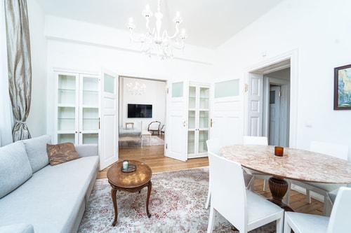 Host2U Best Center 2 Bedrooms