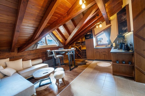 Chalet 2 Bedrooms Luxury/ Fireplace/ Free Parking