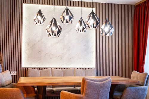 3 Private Rooms/ Lounch /  Parking / Center 10 Host2u