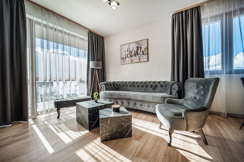 Best Central LUX Studio 22 Host2u