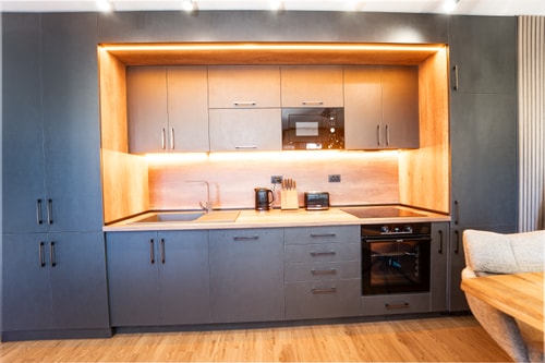 3 Private Rooms/ Lounch /  Parking / Center 7 Host2u