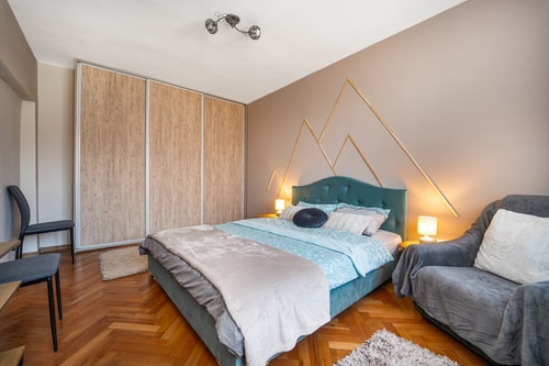 Big 2 Bedrooms Apartment / super cozy 37 Host2u