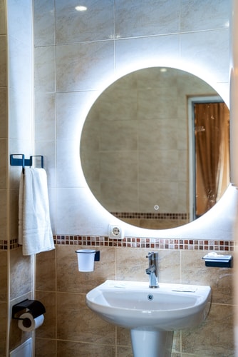 3 Private Rooms/ Lounch /  Parking / Center 30 Host2u