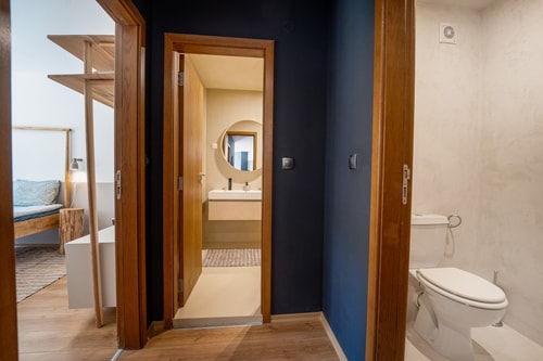 Designer 2 Bedroom Ap/ Fireplace / Free parking 28 Host2u