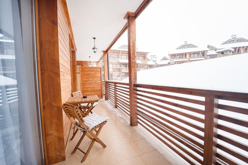 Ski Apartment/ Free Parking/ Shuttle 26 Host2u