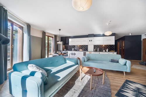 Designer 2 Bedroom Ap/ Fireplace / Free parking 37 Host2u