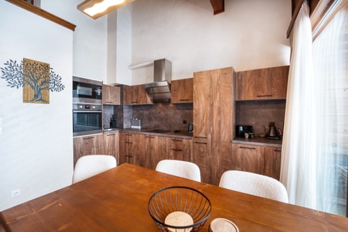 Penthouse /Best View /2 Bedrooms/ Parking 40 Host2u