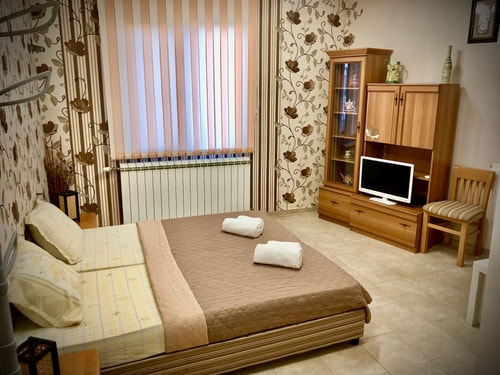 3 Private Rooms/ Lounch /  Parking / Center 59 Host2u