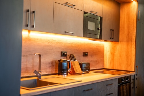 3 Private Rooms/ Lounch /  Parking / Center 9 Host2u