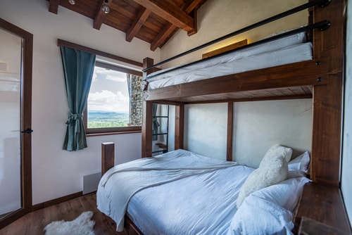 Chalet 2 Bedrooms Luxury/ Fireplace/ Free Parking 11 Host2u