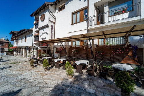 3 Private Rooms/ Lounch /  Parking / Center 50 Host2u