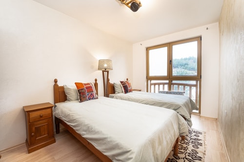 Mountain 2 Bedrooms/ Fireplace / Free Parking 6 Host2u