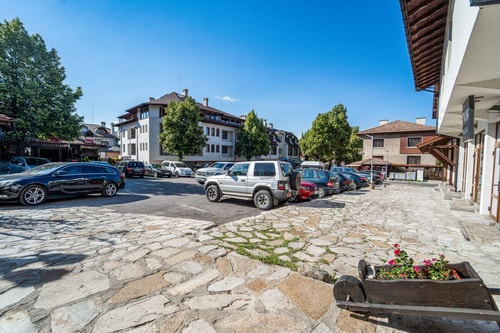 3 Private Rooms/ Lounch /  Parking / Center 48 Host2u
