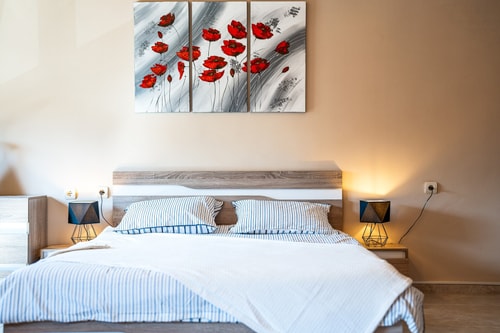 3 Private Rooms/ Lounch /  Parking / Center 16 Host2u