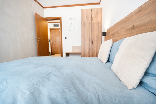 Ski Apartment/ Free Parking/ Shuttle 25 Host2u