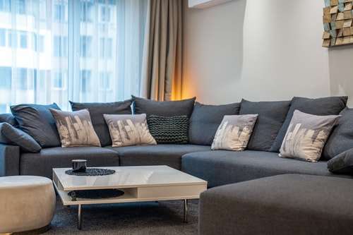 Host2U Luxury /Private Parking /Next to Metro 11 Host2u