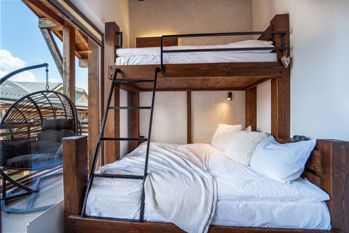 Chalet 2 Bedrooms Luxury/ Fireplace/ Free Parking 17 Host2u