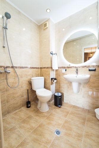 3 Private Rooms/ Lounch /  Parking / Center 29 Host2u