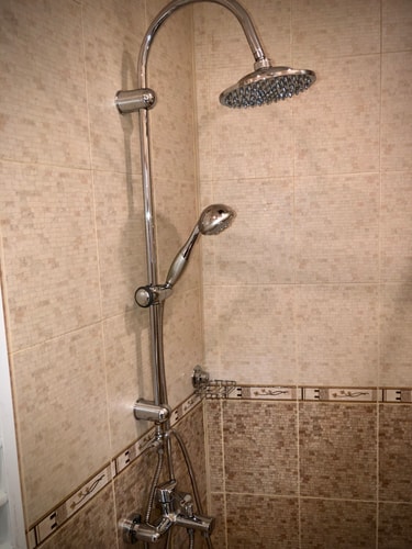 3 Private Rooms/ Lounch /  Parking / Center 60 Host2u